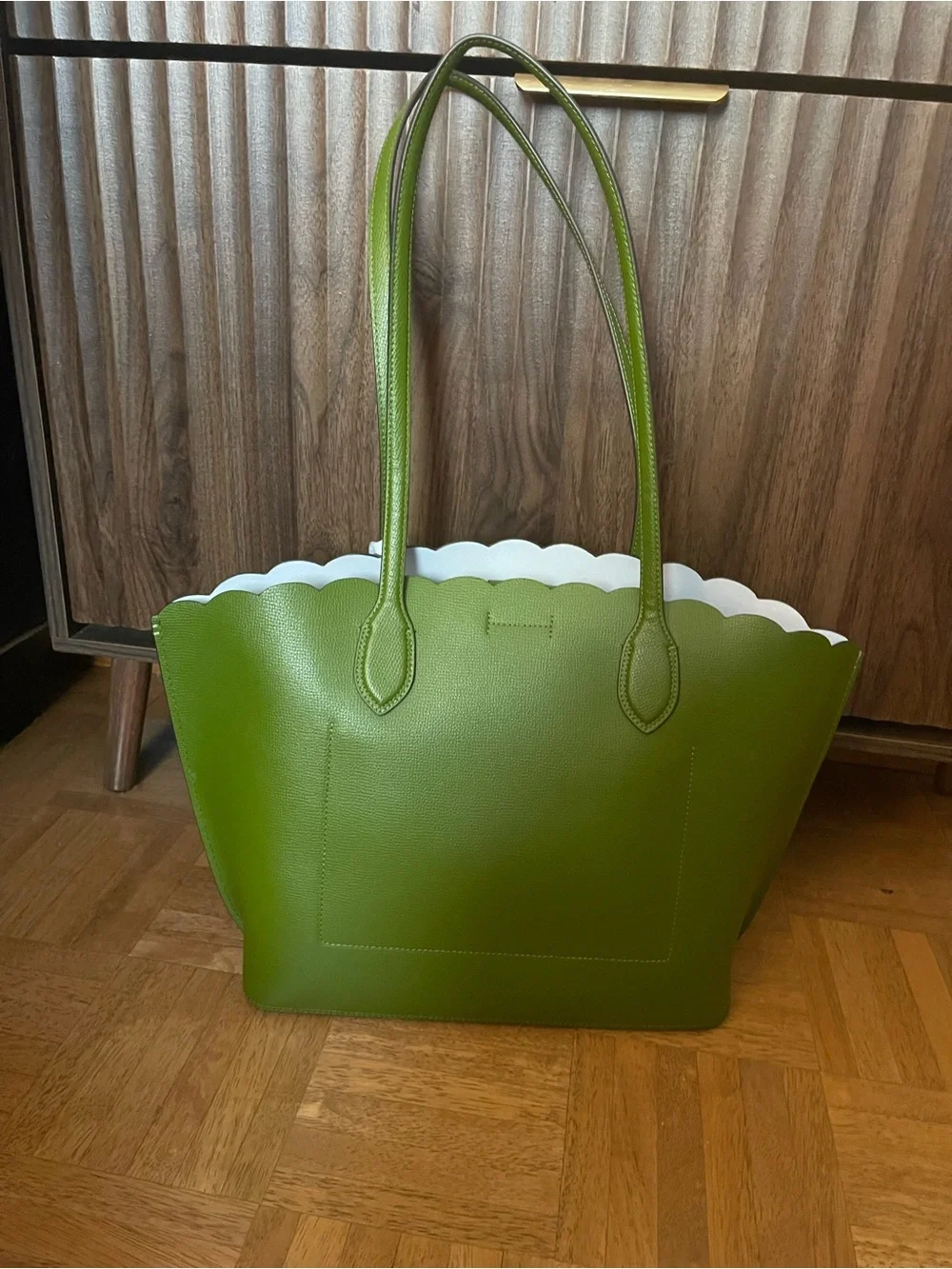 kate spade green scallop-edge tote with white tag